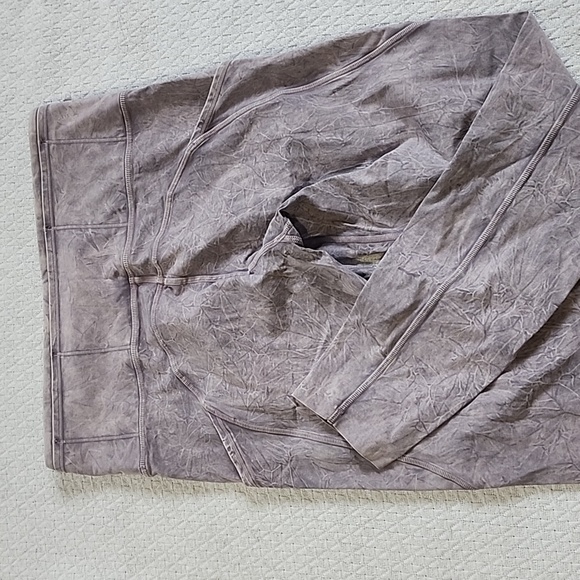 Lululemon lavendar ice dye fast and free tights sz 8 - Picture 3 of 5